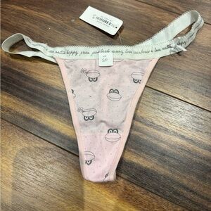 NWT size small string. La Senza